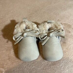 Baby Moccasins with Fur Trim